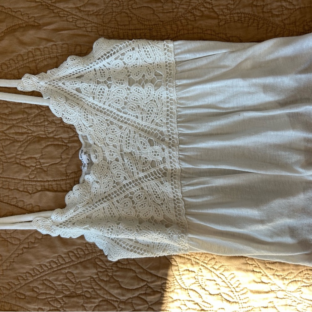 Lace Trim Sleeveless Top